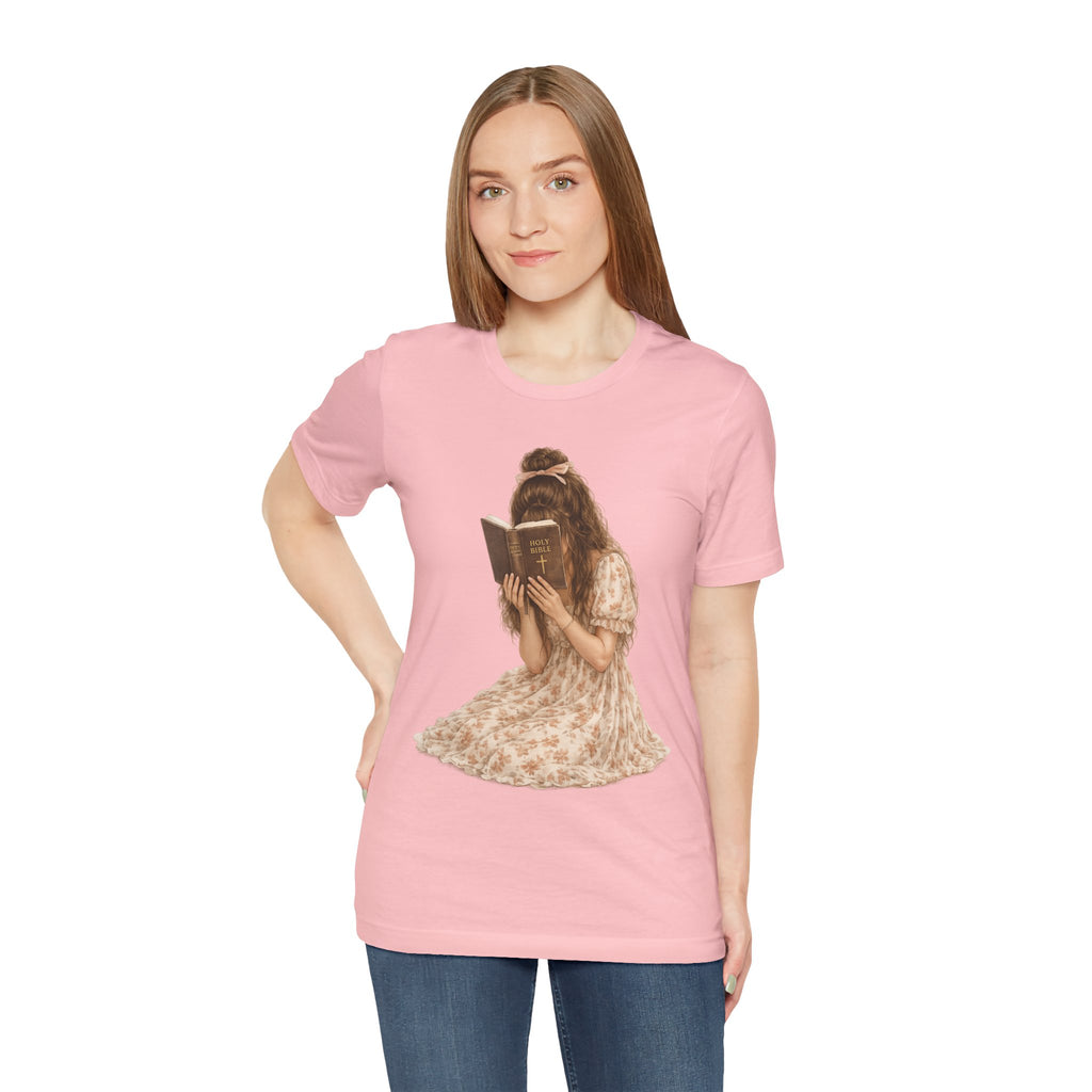 Vintage Girl Reading Illustration Tee – Cozy Literary T‑Shirt for Book Lovers